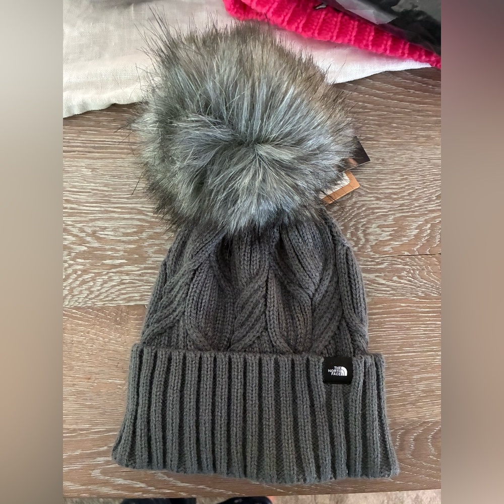 The North Face Gray Knit Pom-Pom Hat -KIDS